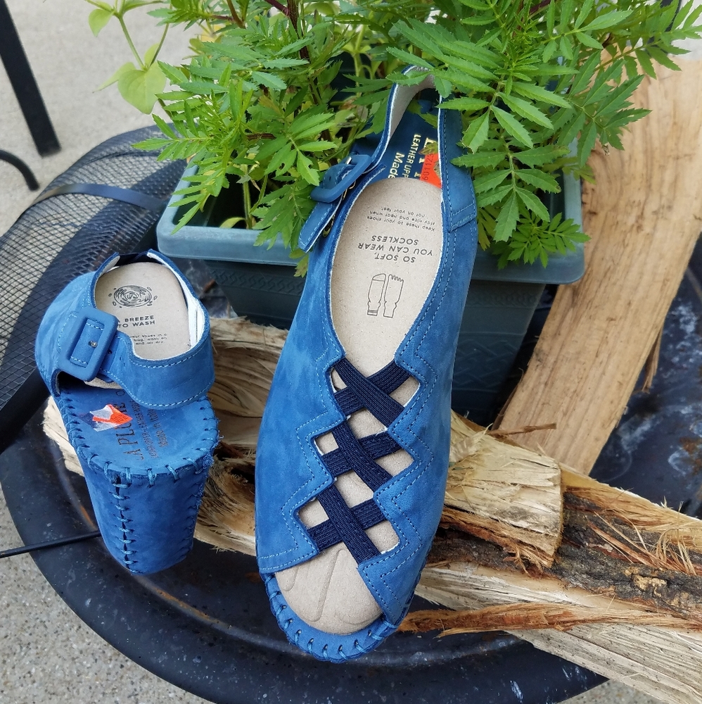 COPY - New La Plume Italian suede opentoe slingba…
